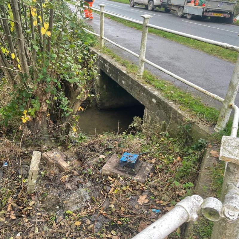 Here you can see the stream, the proximity of the valves and the vegitation on the stream bank.